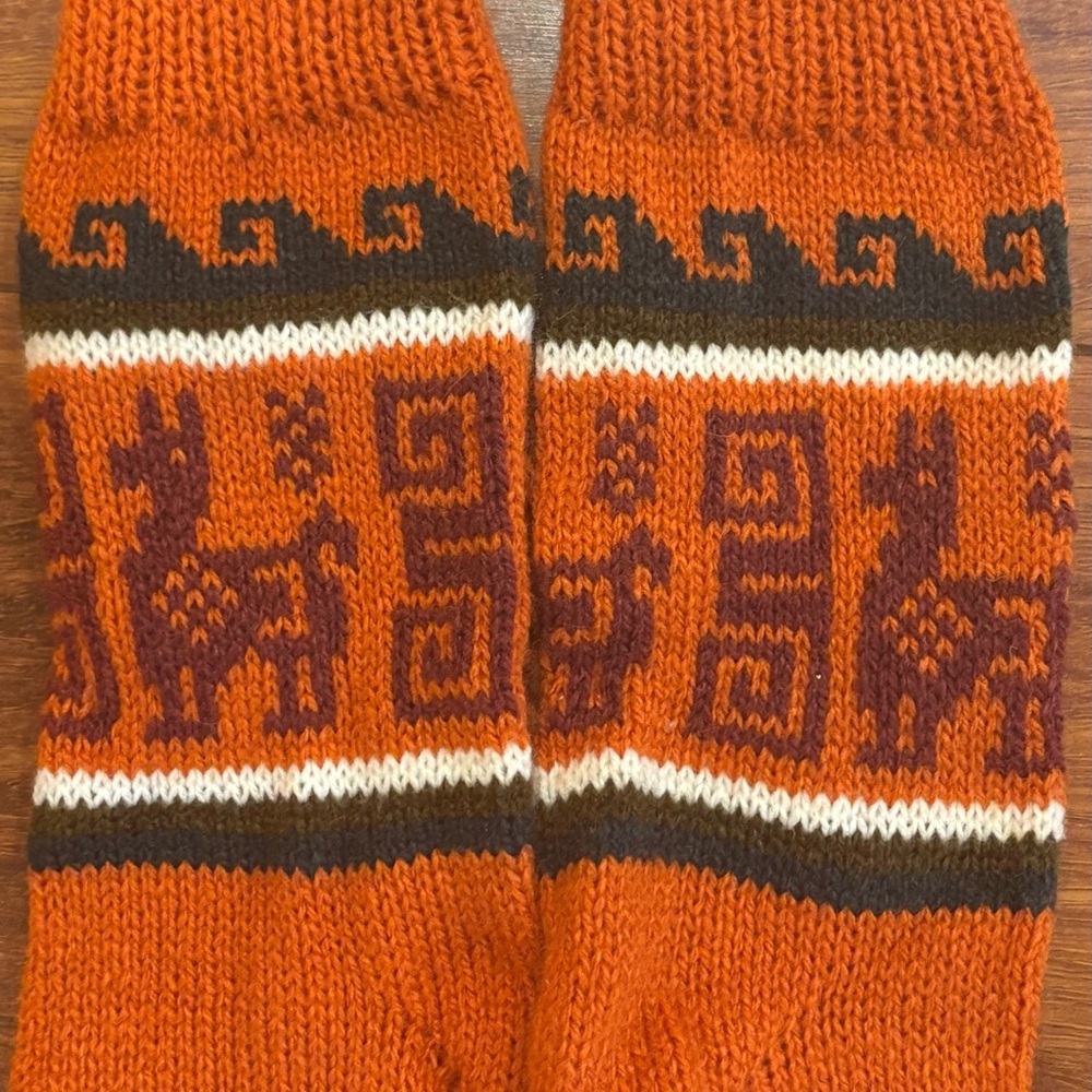 Cozy Hand-Knitted Bolivian Alpaca Wool Socks – Rust Orange with Llama Motifs!
